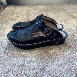 Algeria Black Embossed Leather Clog Mules